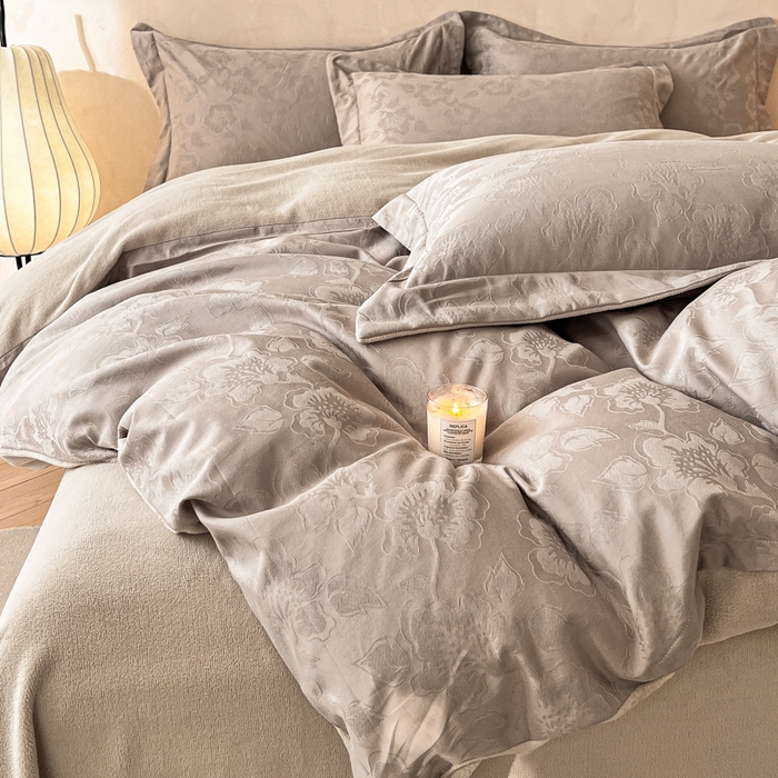 91家纺网 家纺一手货源 找家纺 禾时 2025新款全棉加厚立体提花加绒四件套 兰亭-绅士灰（加绒款）