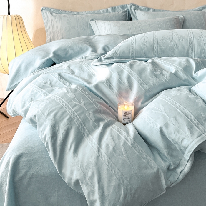 91家纺网 家纺一手货源 找家纺 禾时 2025新款全棉加厚立体提花加绒四件套 花屿-淡雅蓝（加绒款）