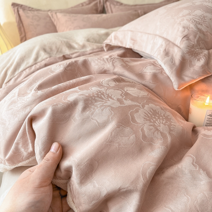 91家纺网 家纺一手货源 找家纺 禾时 2025新款全棉加厚立体提花加绒四件套 兰亭-藕粉色（加绒款）