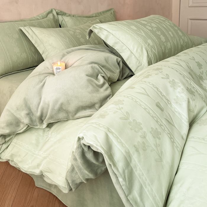 91家纺网 家纺一手货源 找家纺 禾时 2025新款全棉加厚立体提花加绒四件套 花屿-清新绿（加绒款）