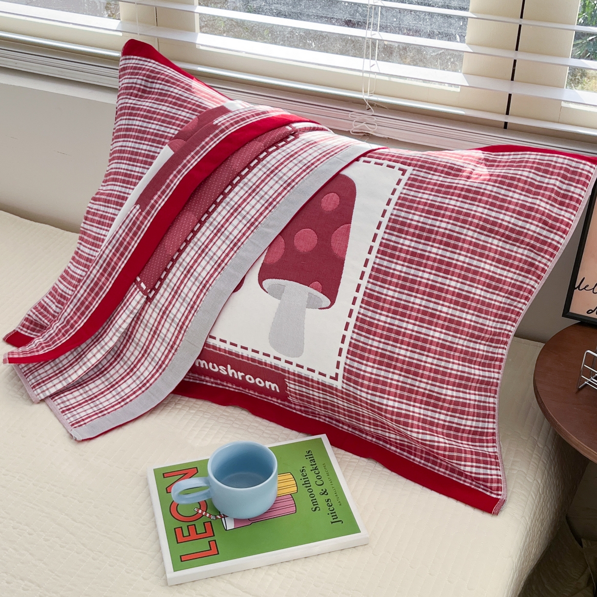 91家纺网 家纺一手货源 找家纺 美宜家 2026新款全棉细纱加厚萌系治愈风枕巾 条纹蘑菇一只