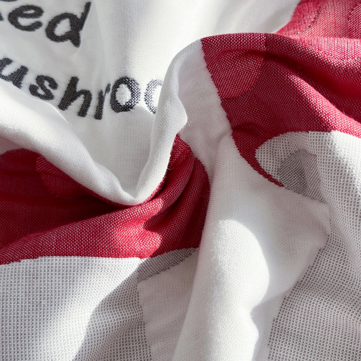 91家纺网 家纺一手货源 找家纺 美宜家 2026新款全棉细纱加厚萌系治愈风枕巾 条纹蘑菇一只