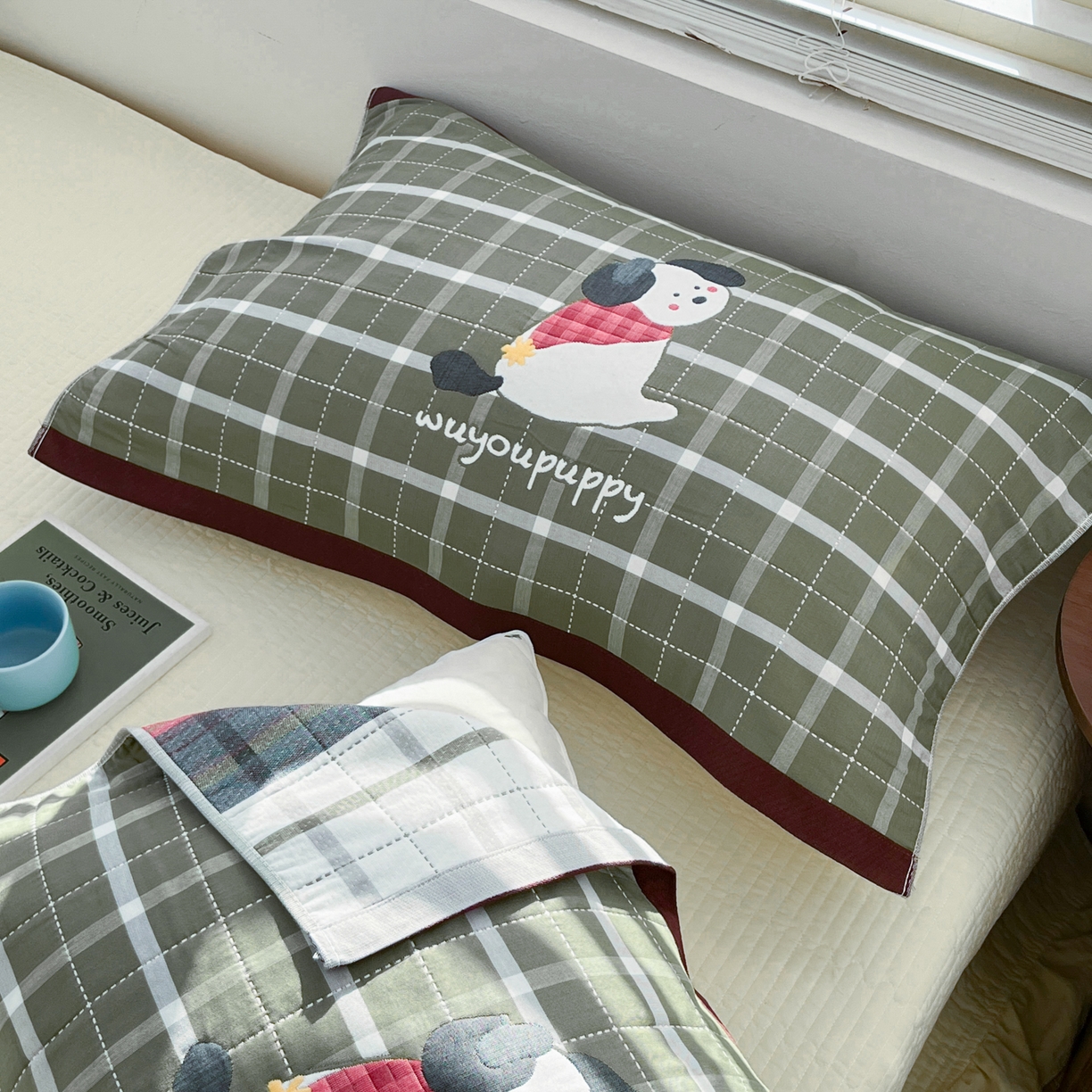 91家纺网 家纺一手货源 找家纺 美宜家 2026新款全棉细纱加厚萌系治愈风枕巾 小暖狗一只