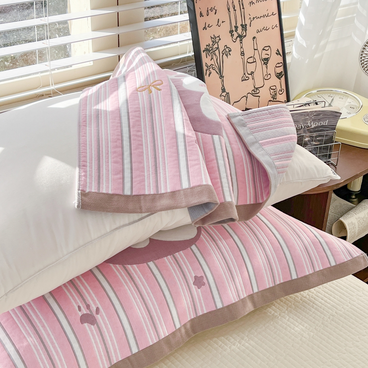 91家纺网 家纺一手货源 找家纺 美宜家 2026新款全棉细纱加厚萌系治愈风枕巾 萌萌兔一对