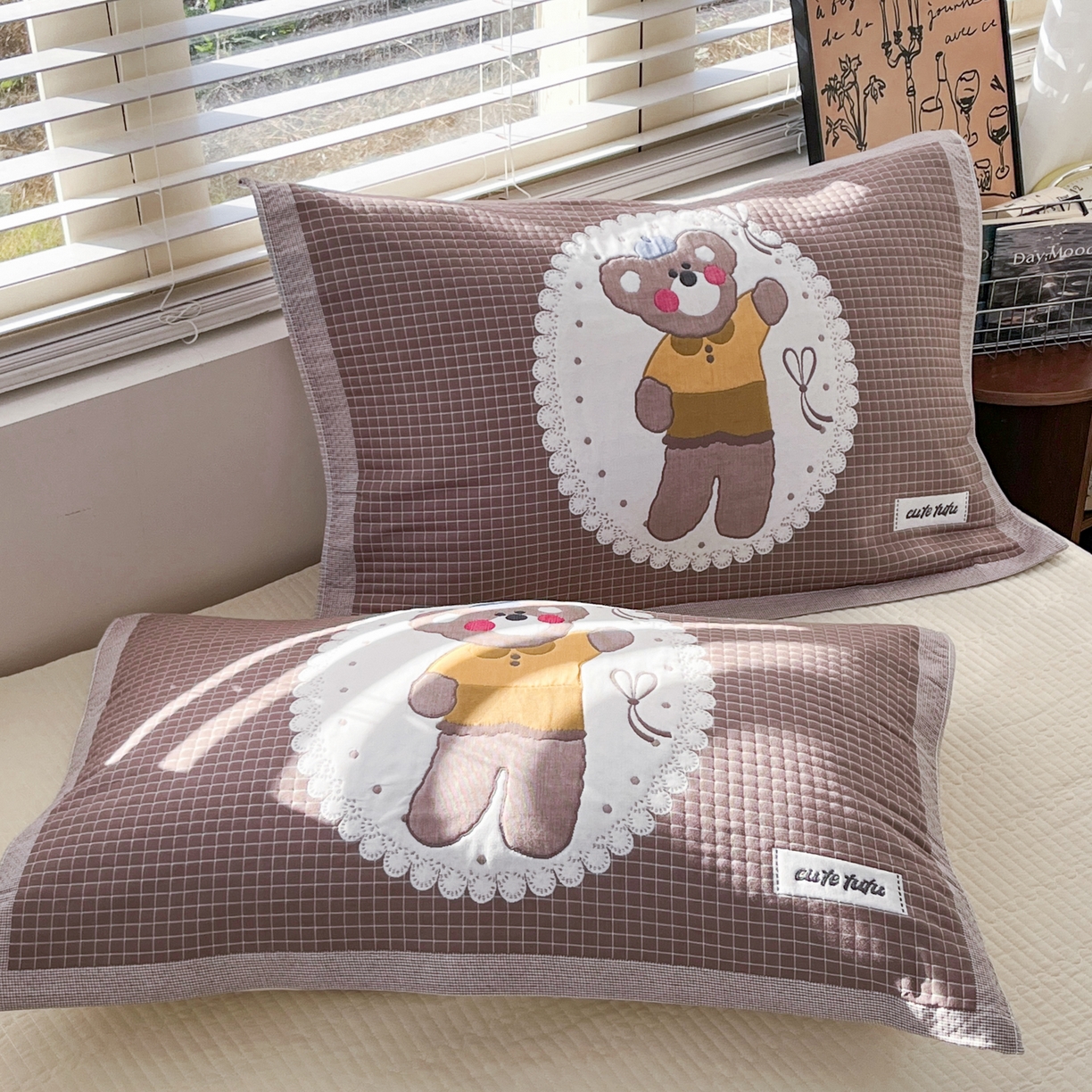 美宜家 2026新款全棉细纱加厚萌系治愈风枕巾 绅士熊一对
