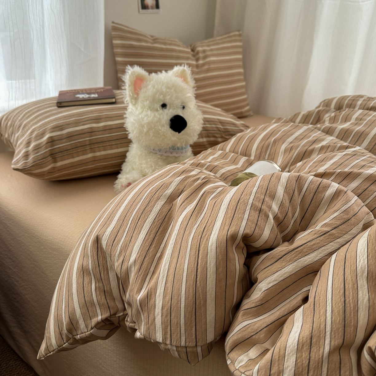 91家纺网 家纺一手货源 找家纺 思诺羽床笠 2026新款亲肤云朵双层纱无印风水洗棉三件套四件套 浅咖条