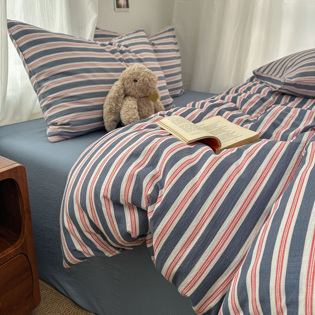 91家纺网 家纺一手货源 找家纺 思诺羽床笠 2026新款亲肤云朵双层纱无印风水洗棉三件套四件套 海蓝条