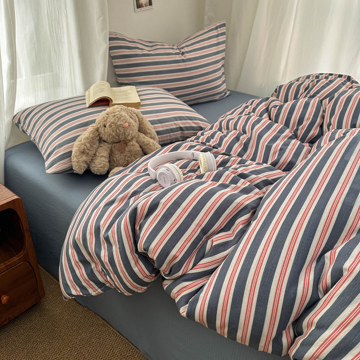 91家纺网 家纺一手货源 找家纺 思诺羽床笠 2026新款亲肤云朵双层纱无印风水洗棉三件套四件套 海蓝条