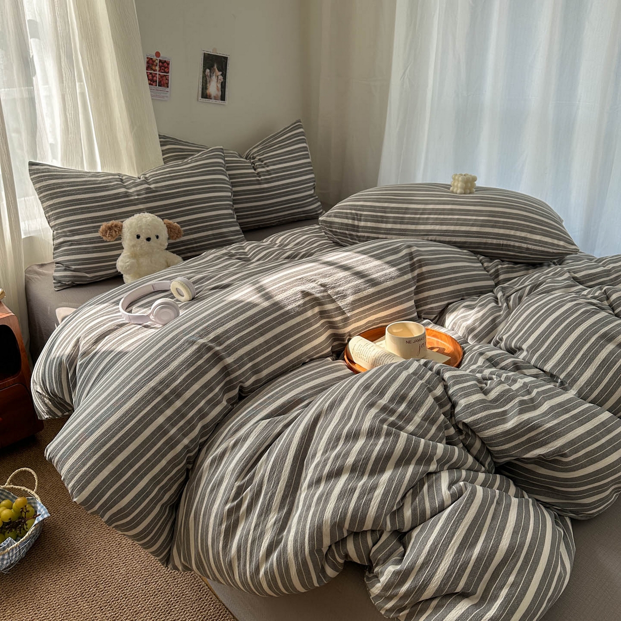 91家纺网 家纺一手货源 找家纺 思诺羽床笠 2026新款亲肤云朵双层纱无印风水洗棉三件套四件套 灰白条