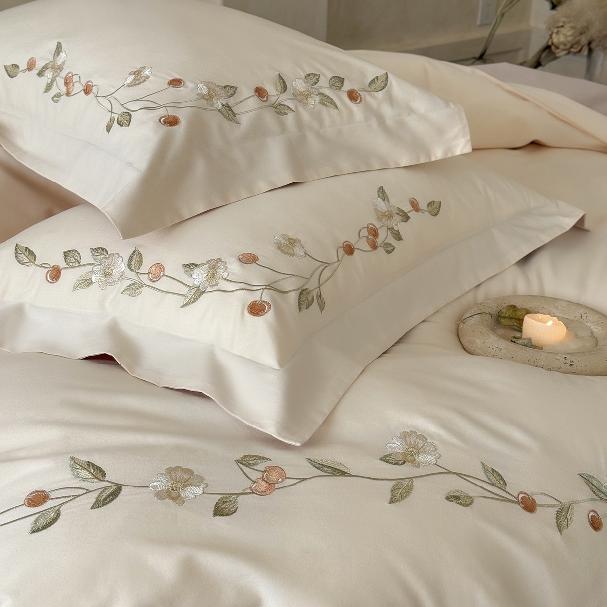 91家纺网 家纺一手货源 找家纺 佳汐蓝家纺 2025新款百支暖绒新疆长绒棉四件套--蔓语樱梦（券后控价338） 蔓语樱梦-奶芙