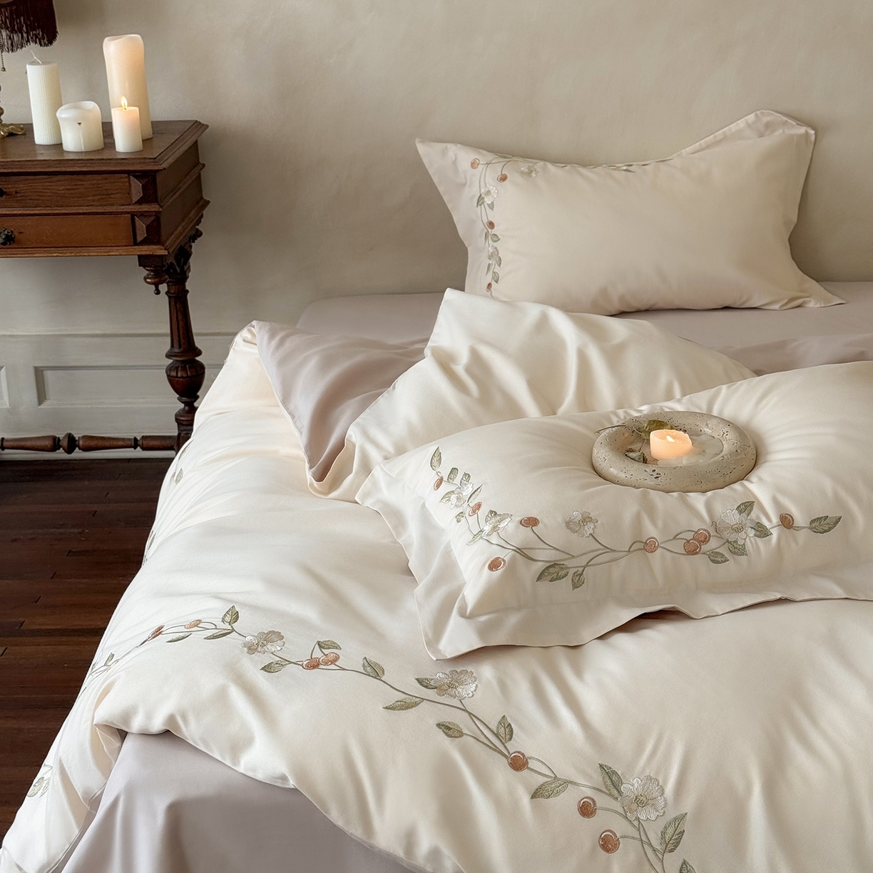 91家纺网 家纺一手货源 找家纺 佳汐蓝家纺 2025新款百支暖绒新疆长绒棉四件套--蔓语樱梦（券后控价338） 蔓语樱梦-奶芙