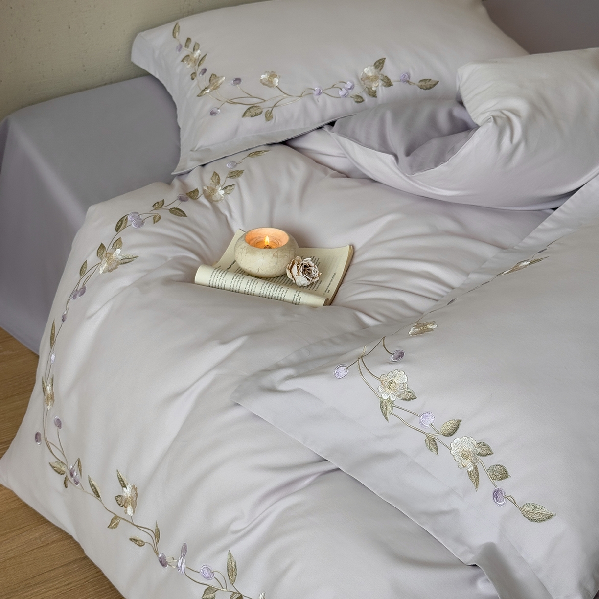 91家纺网 家纺一手货源 找家纺 佳汐蓝家纺 2025新款百支暖绒新疆长绒棉四件套--蔓语樱梦（券后控价338） 蔓语樱梦-紫