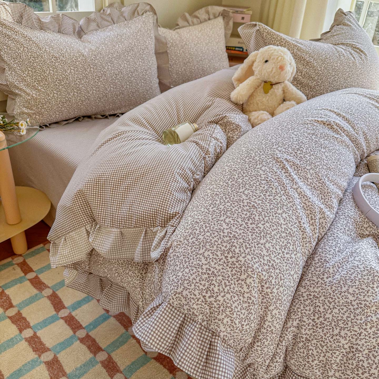 91家纺网 家纺一手货源 找家纺 （总）金梦拉家纺 2026春夏韩版花边款小碎花古法水洗仿棉A类砂洗云小棉四件套