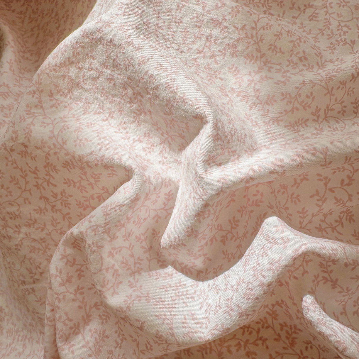 91家纺网 家纺一手货源 找家纺 （总）金梦拉家纺 2026春夏韩版花边款小碎花古法水洗仿棉A类砂洗云小棉四件套