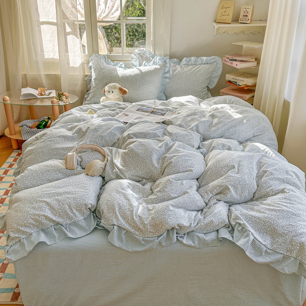 91家纺网 家纺一手货源 找家纺 金梦拉家纺 2026春夏韩版花边款小碎花古法水洗仿棉A类砂洗云小棉四件套 海盐奶蓝