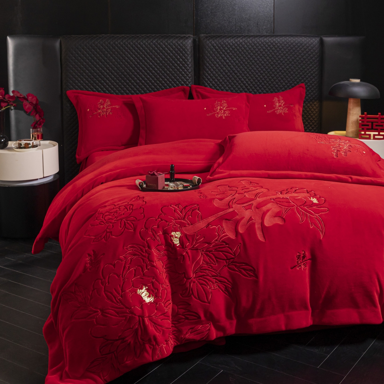 91家纺网 家纺一手货源 找家纺 （总）帝王家纺 2025新款加厚保暖牛奶绒婚庆刺绣四件套珊瑚绒红色结婚床品
