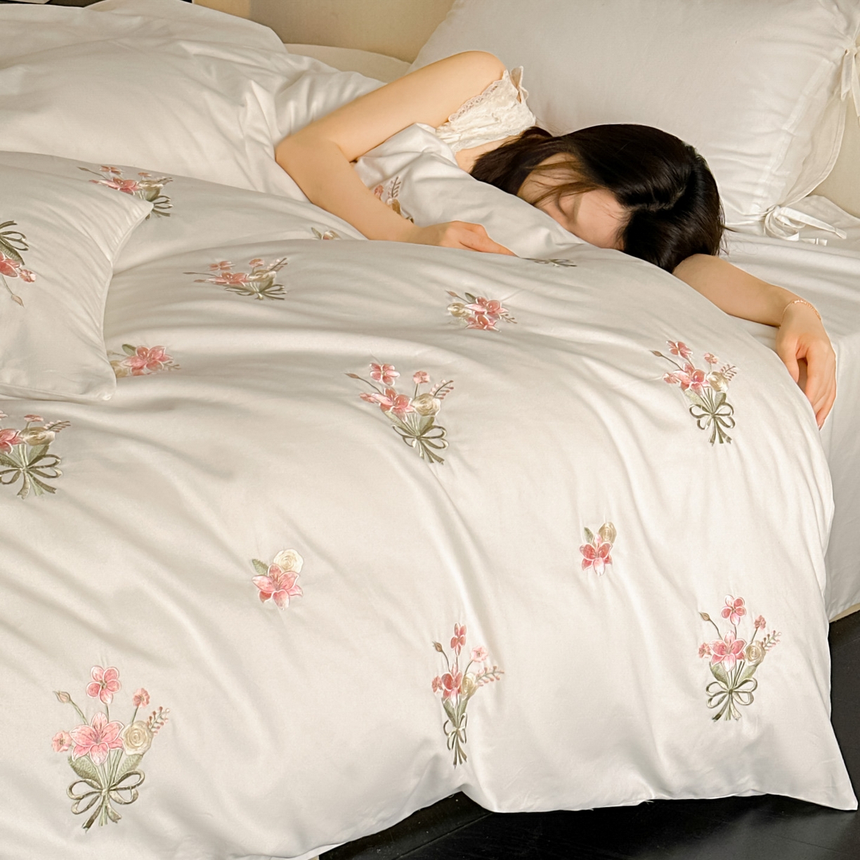 帝王家纺 2025爆款冬季加厚磨毛刺绣四件套法式少女心新品 花颜-白