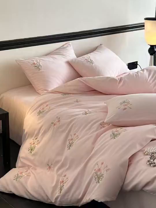 91家纺网 家纺一手货源 找家纺 （总）帝王家纺 2025爆款冬季加厚磨毛刺绣四件套法式少女心新品