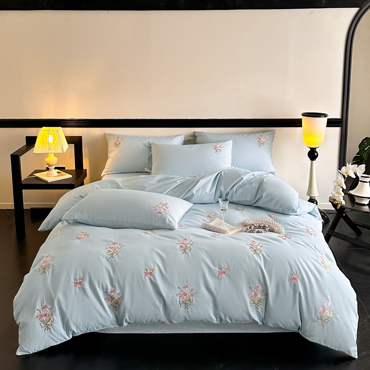 91家纺网 家纺一手货源 找家纺 帝王家纺 2025爆款冬季加厚磨毛刺绣四件套法式少女心新品 花颜-蓝