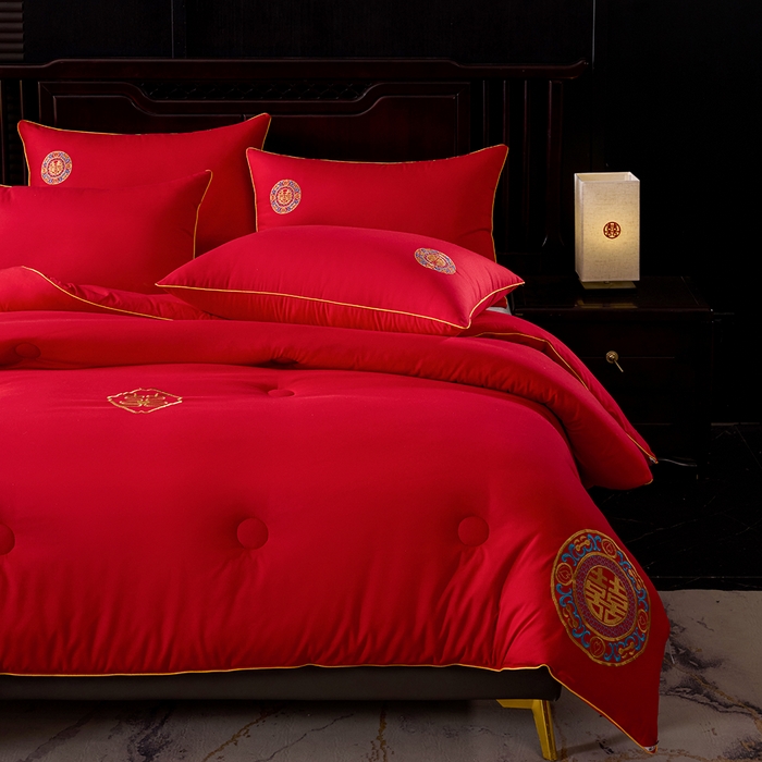 91家纺网 家纺一手货源 找家纺 啊雅家居 2026新款结婚大红套装被芯床垫枕芯大豆棉 爱囍被芯