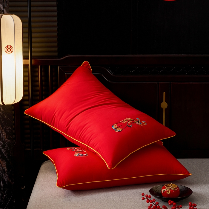 91家纺网 家纺一手货源 找家纺 啊雅家居 2026新款结婚大红套装被芯床垫枕芯大豆棉 新婚枕芯