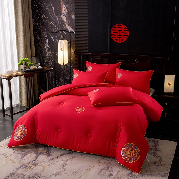 91家纺网 家纺一手货源 找家纺 啊雅家居 2026新款结婚大红套装被芯床垫枕芯大豆棉 爱囍被芯