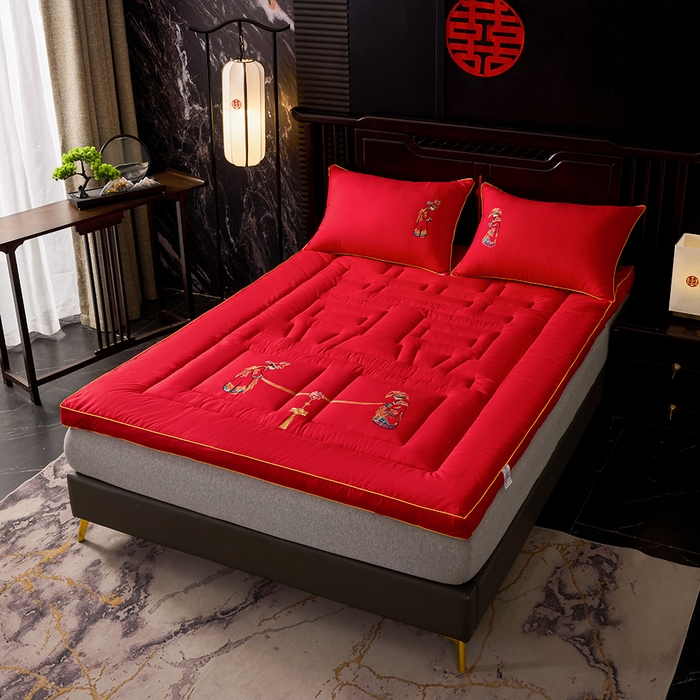 91家纺网 家纺一手货源 找家纺 啊雅家居 2026新款结婚大红套装被芯床垫枕芯大豆棉 新婚床垫