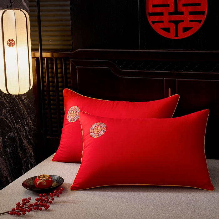 91家纺网 家纺一手货源 找家纺 啊雅家居 2026新款结婚大红套装被芯床垫枕芯大豆棉 爱囍枕芯