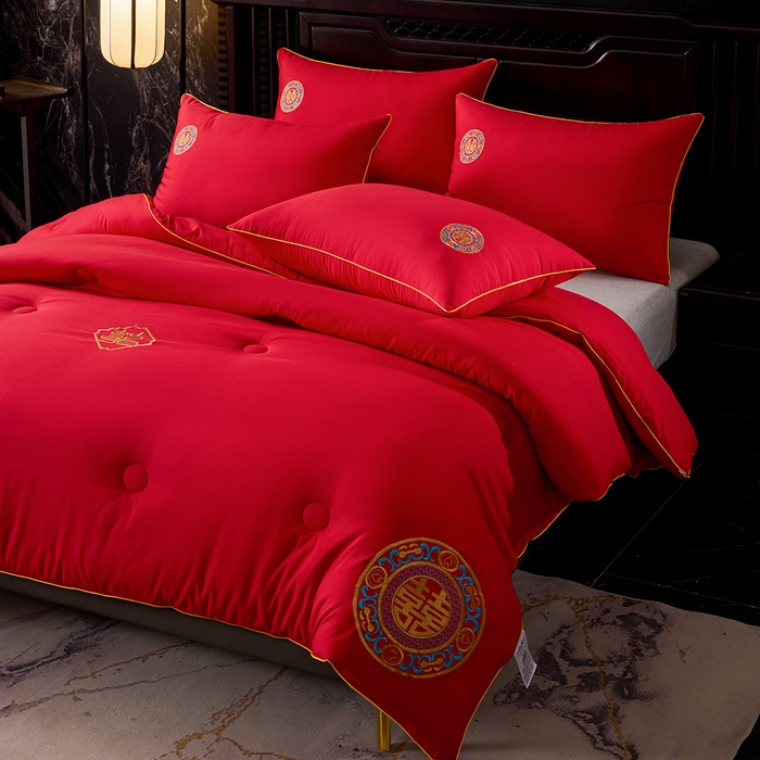 91家纺网 家纺一手货源 找家纺 啊雅家居 2026新款结婚大红套装被芯床垫枕芯大豆棉 爱囍被芯