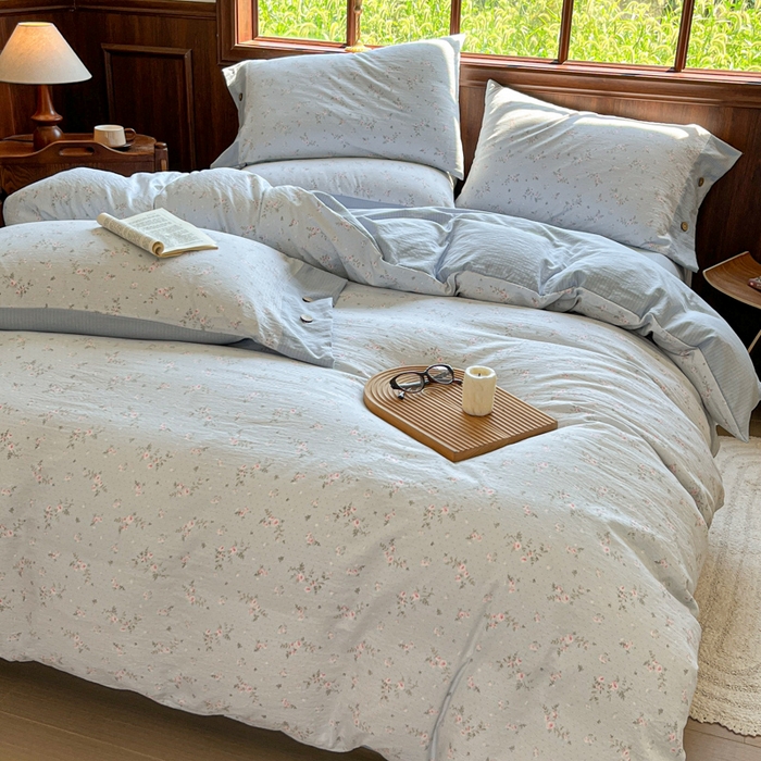 91家纺网 家纺一手货源 找家纺 爱彼家纺 2025四季款亲水洗麻亚麻皱皱纱四件套-纽扣款-提供买家秀 蓝雾漫枝