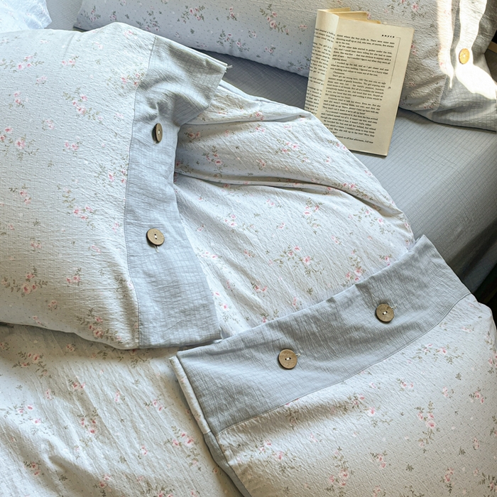 91家纺网 家纺一手货源 找家纺 爱彼家纺 2025四季款亲水洗麻亚麻皱皱纱四件套-纽扣款-提供买家秀 蓝雾漫枝