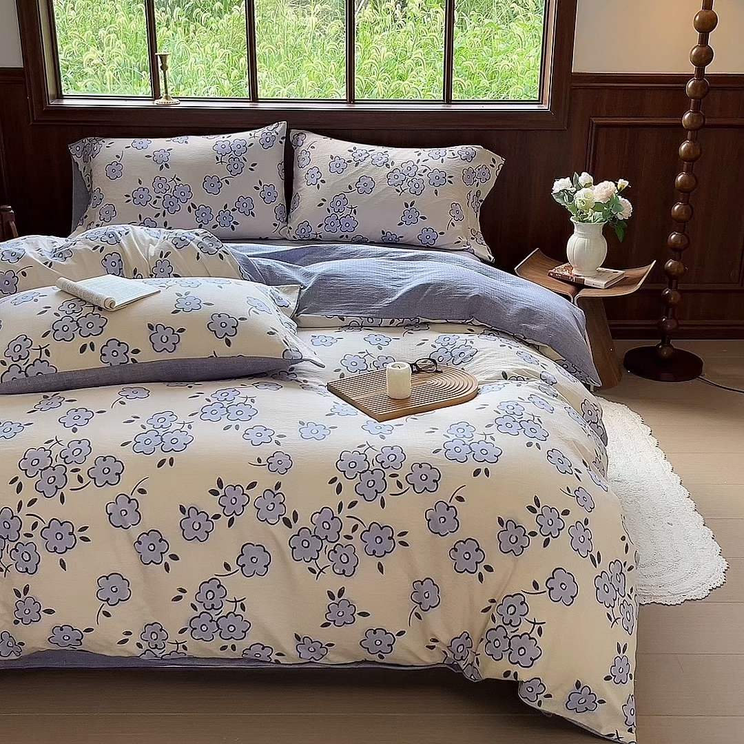 91家纺网 家纺一手货源 找家纺 爱彼家纺 2025四季款亲水洗麻亚麻皱皱纱四件套-纽扣款-提供买家秀 素韵花兰