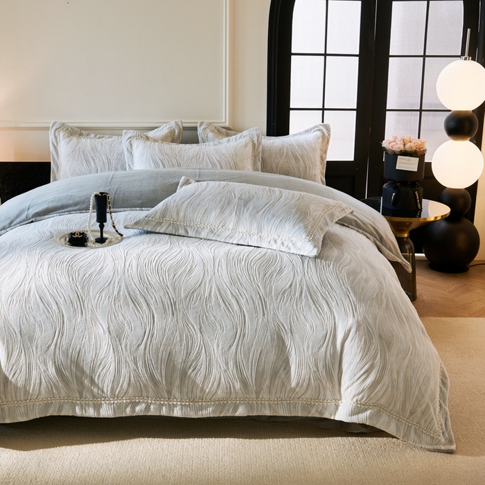 91家纺网 家纺一手货源 找家纺 （总）宅家居 2025新款230克全消光雕花绒轻奢风立体烂花牛奶绒提花加厚保暖四件套-苏蜜绒