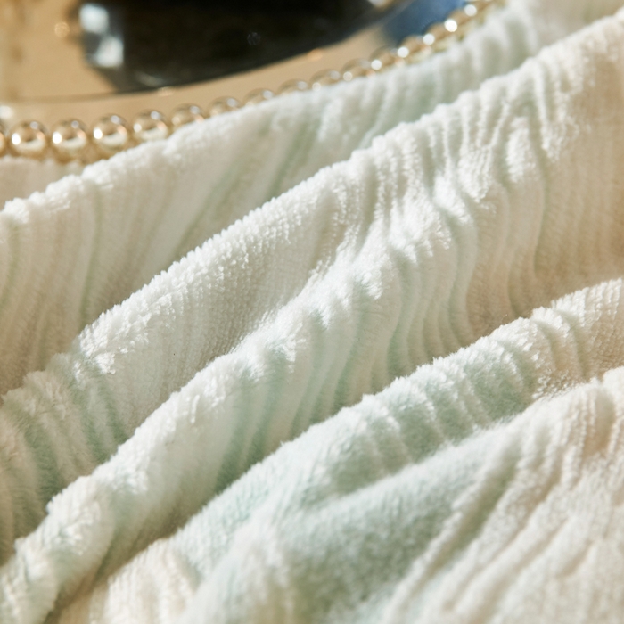 91家纺网 家纺一手货源 找家纺 宅家居 2025新款230克全消光雕花绒轻奢风立体烂花牛奶绒提花加厚保暖四件套-苏蜜绒 苏蜜绒-莫松绿