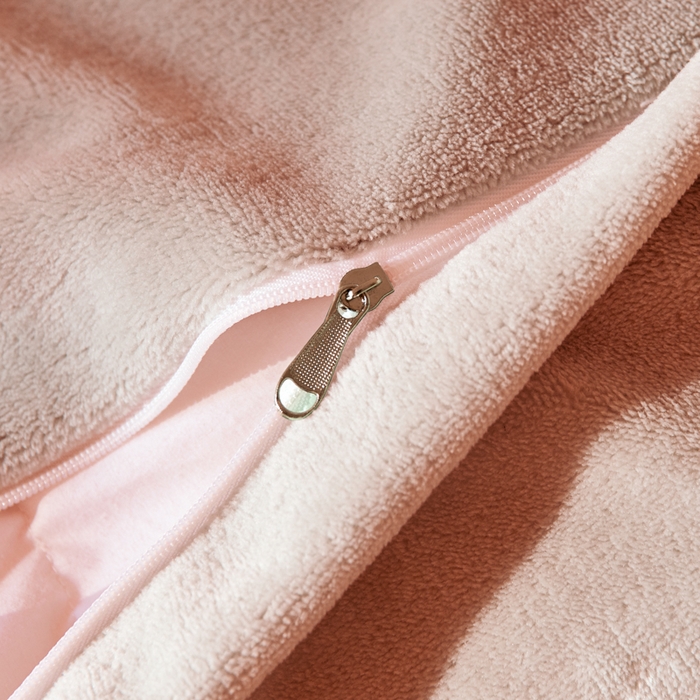 91家纺网 家纺一手货源 找家纺 宅家居 2025新款230克全消光雕花绒轻奢风立体烂花牛奶绒提花加厚保暖四件套-苏蜜绒 苏蜜绒-雪桃粉