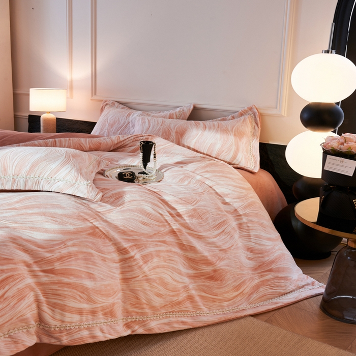 91家纺网 家纺一手货源 找家纺 宅家居 2025新款230克全消光雕花绒轻奢风立体烂花牛奶绒提花加厚保暖四件套-苏蜜绒 苏蜜绒-雪桃粉