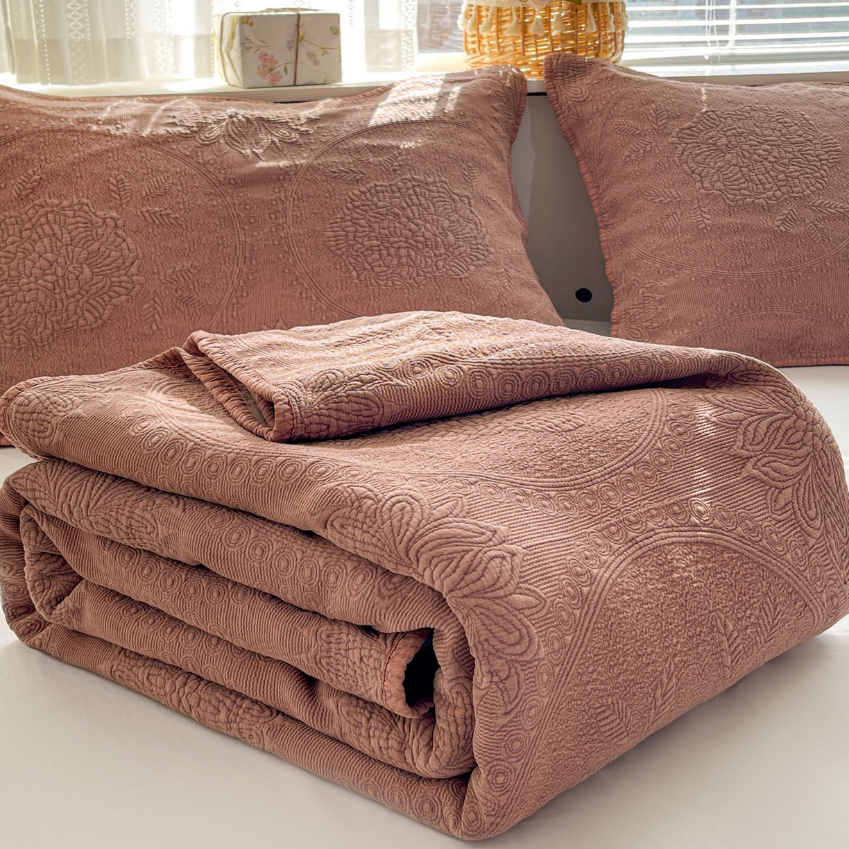 91家纺网 家纺一手货源 找家纺 源舜家纺 2026新款全棉大提花砂洗床盖三件套—花开富贵大圆满系列 圆满-豆沙粉