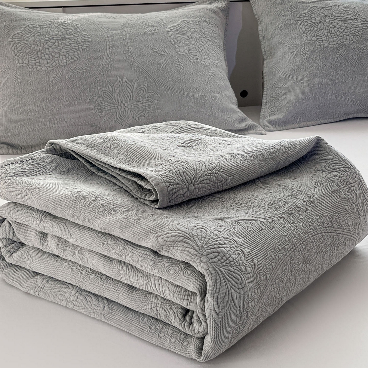 91家纺网 家纺一手货源 找家纺 源舜家纺 2026新款全棉大提花砂洗床盖三件套—花开富贵大圆满系列 圆满-灰