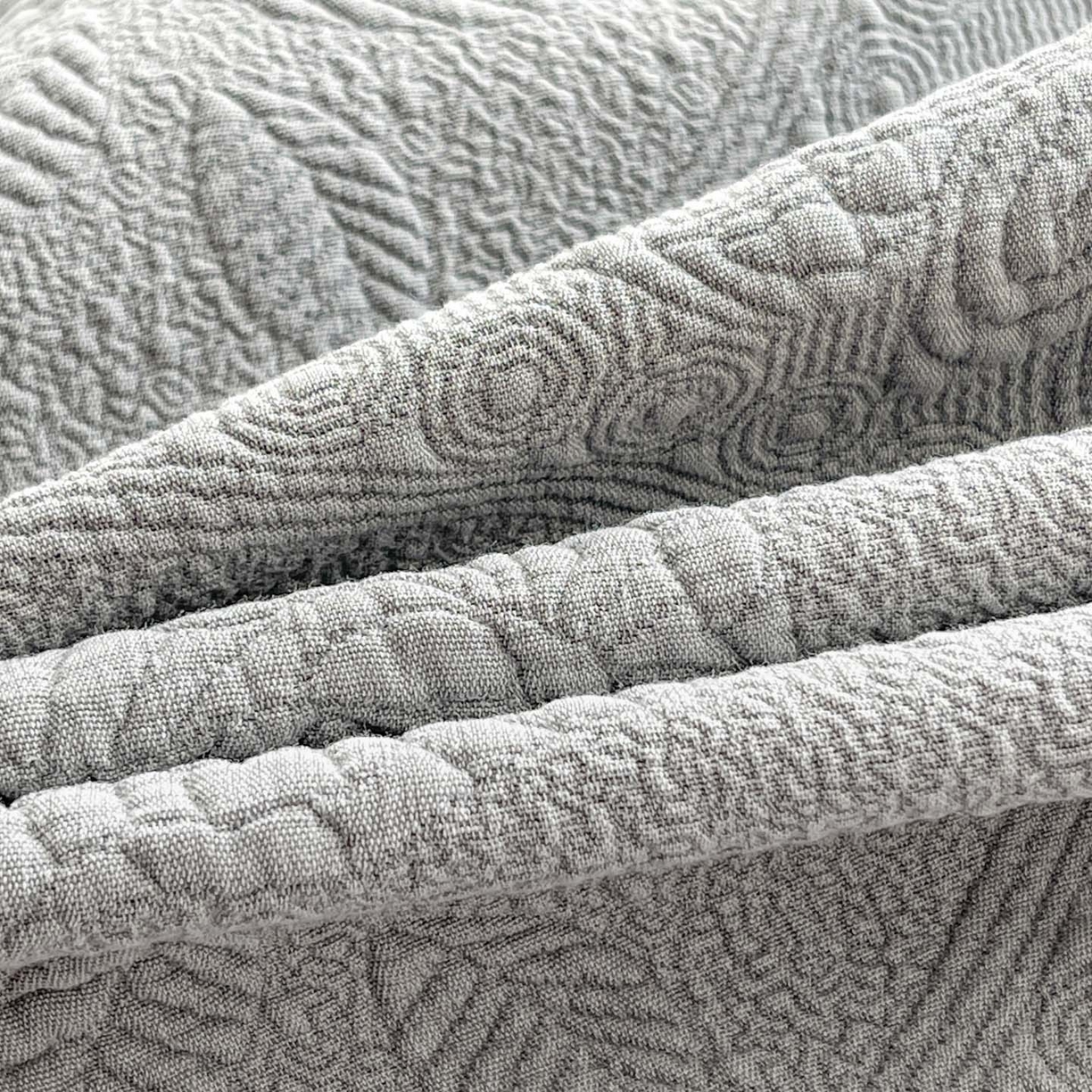 91家纺网 家纺一手货源 找家纺 源舜家纺 2026新款全棉大提花砂洗床盖三件套—花开富贵大圆满系列 圆满-灰