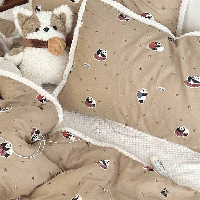 91家纺网 家纺一手货源 找家纺 荣轩 2025秋冬必备新品棉加绒华夫格提花绒工艺款四件套（铺床版）熊猫果果