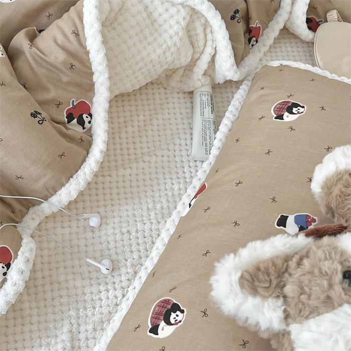 91家纺网 家纺一手货源 找家纺 荣轩 2025秋冬必备新品棉加绒华夫格提花绒工艺款四件套（铺床版）熊猫果果