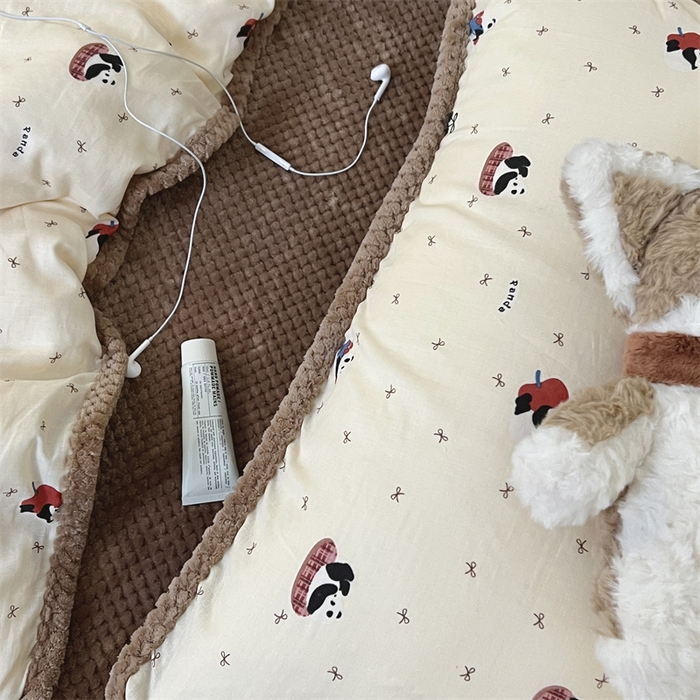 91家纺网 家纺一手货源 找家纺 荣轩 2025秋冬必备新品棉加绒华夫格提花绒工艺款四件套（铺床版）熊猫果果-米