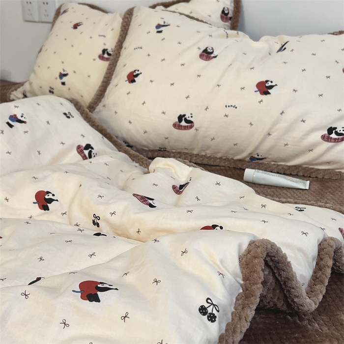 91家纺网 家纺一手货源 找家纺 荣轩 2025秋冬必备新品棉加绒华夫格提花绒工艺款四件套（铺床版）熊猫果果-米