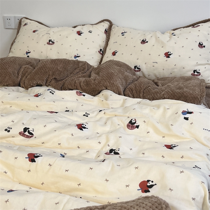 91家纺网 家纺一手货源 找家纺 荣轩 2025秋冬必备新品棉加绒华夫格提花绒工艺款四件套（铺床版）熊猫果果-米