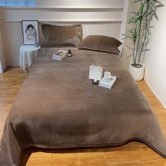 91家纺网 家纺一手货源 找家纺 （总）床盖工厂店 2025新款婴儿绒纯色填充棉花床盖三件套