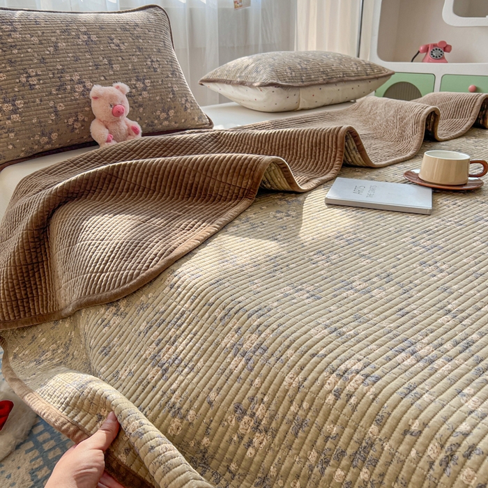 91家纺网 家纺一手货源 找家纺 （总）床盖工厂店 2025新款亲肤舒适高温酵素砂洗全棉纯棉加宝宝绒床盖三件套