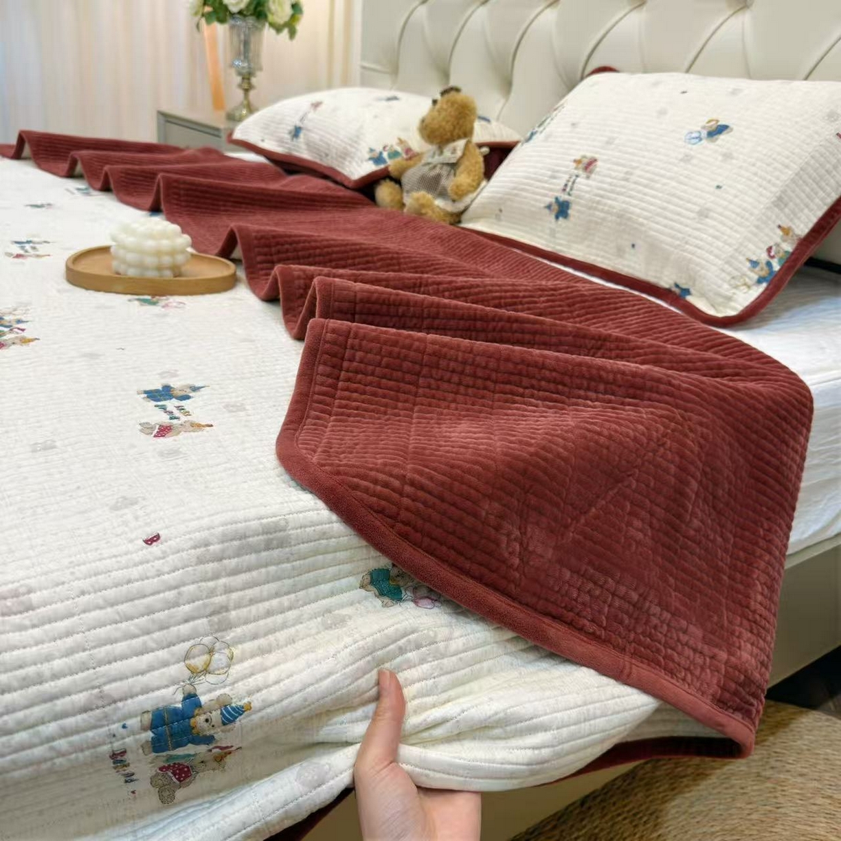 91家纺网 家纺一手货源 找家纺 （总）床盖工厂店 2025新款亲肤舒适高温酵素砂洗全棉纯棉加宝宝绒床盖三件套