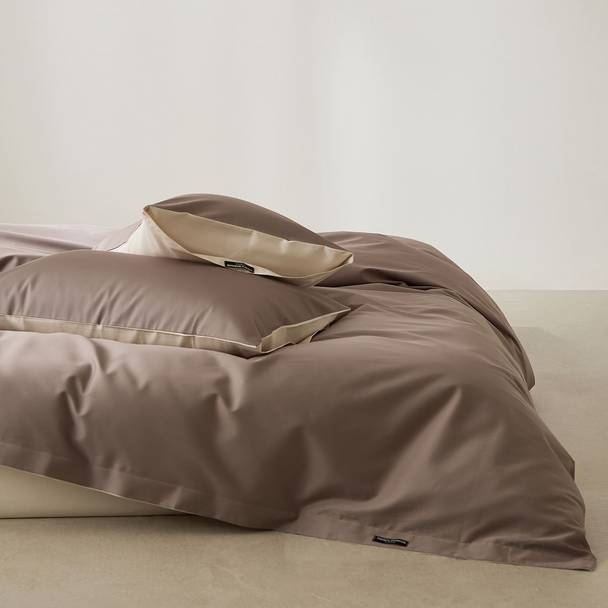 91家纺网 家纺一手货源 找家纺 EH家居 2026新款长绒棉纯棉云栖安缦之境四件套 安缦-布朗尼咖