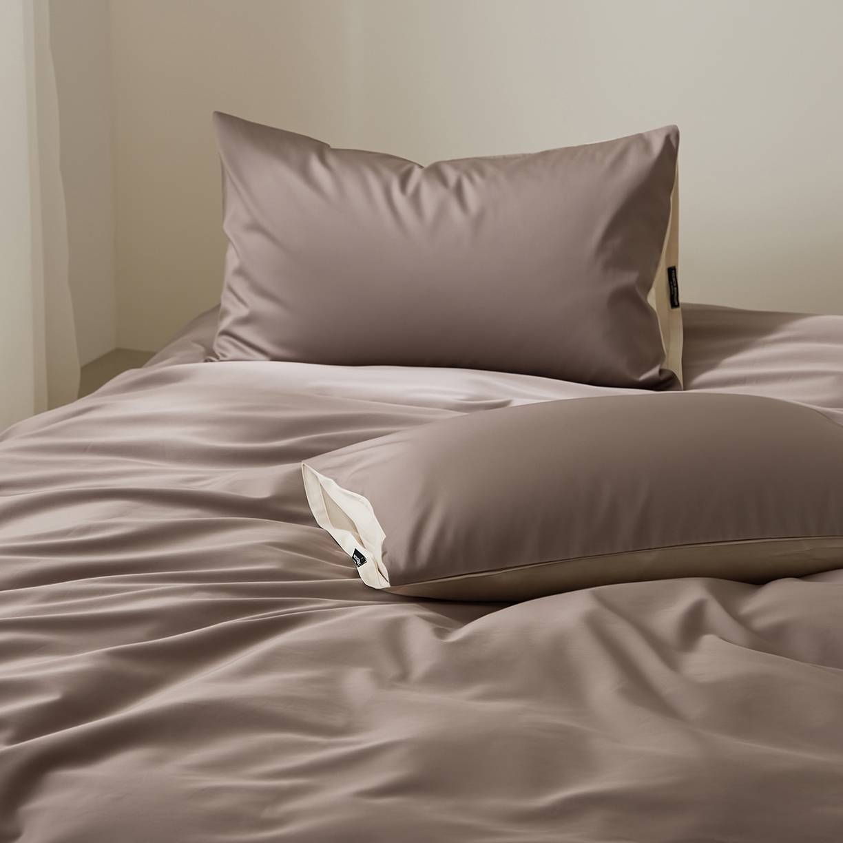 91家纺网 家纺一手货源 找家纺 EH家居 2026新款长绒棉纯棉云栖安缦之境四件套 安缦-布朗尼咖