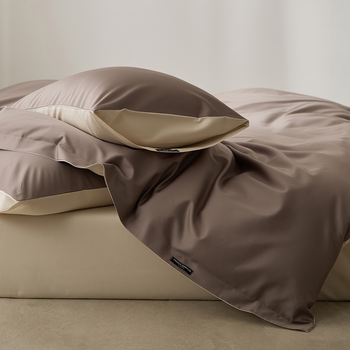 91家纺网 家纺一手货源 找家纺 EH家居 2026新款长绒棉纯棉云栖安缦之境四件套 安缦-布朗尼咖